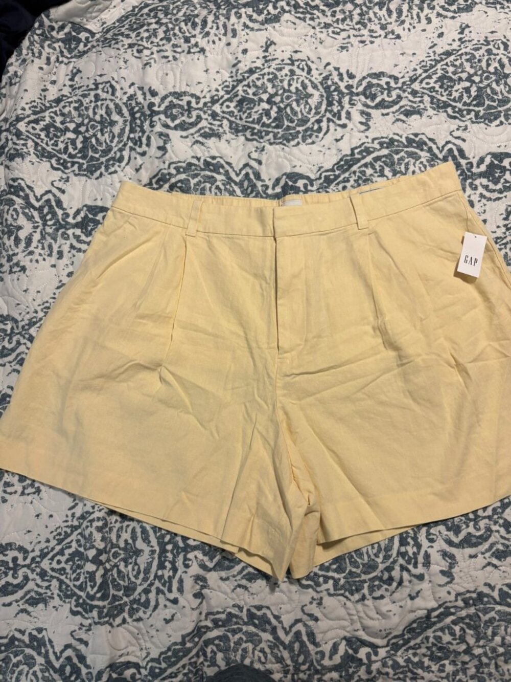 NWT Gap Soft Yellow Linen-Blend Pleated Trouser Shorts